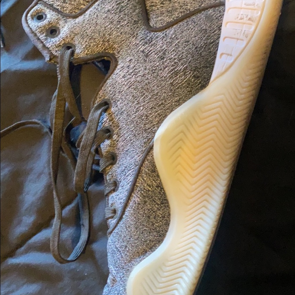 Adidas tubular shoe